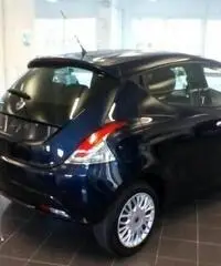 LANCIA Ypsilon 1.2 69 CV 5 porte Silver