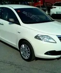 LANCIA Ypsilon 1.2 69 CV 5 porte Silver