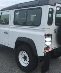 LAND ROVER Defender 90 2.2 TD4 Station Wagon  N1