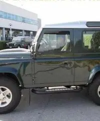 LAND ROVER Defender 90 2.2 TD4 Station Wagon SE  N1