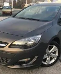 OPEL Astra 1.4 T GPL Elective 5 porte OPEL Astra 1.4 T GPL Elective 5 porte