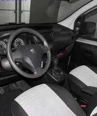 PEUGEOT Bipper TEPEE 1.3 HDI AUTOCARRO 4 POSTI-no garanzia!