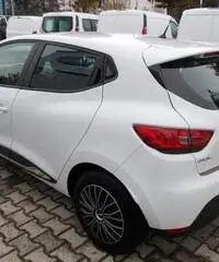 RENAULT Clio 1.2 75CV 5 porte GPL Live  KM 11000 -PARI AL NUOVO