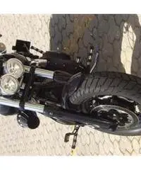 Davidson modello Dyna Fat Bob FXDF Dark Custom