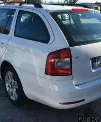 SKODA Octavia 1.6 TDI CR F.AP. DSG Wagon Ambition