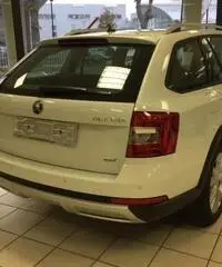 SKODA Octavia 2.0 TDI CR 4x4 DSG Wagon Scout