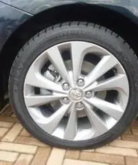 TOYOTA Auris Touring Sports 1.8 Hybrid Lounge