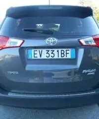 TOYOTA RAV 4 RAV4 2.2 D-4D 4WD Lounge