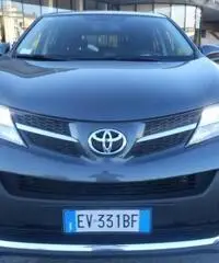 TOYOTA RAV 4 RAV4 2.2 D-4D 4WD Lounge