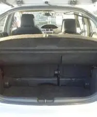 TOYOTA Yaris 1.4 D-4D DPF 5 porte Sol