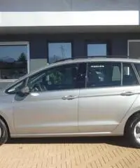 VOLKSWAGEN Golf Sportsvan 1.2 TSI Trendline BlueMotion Technology VOLKSWAGEN Golf Sportsvan 1.2 TSI Trendline BlueMotion Technology