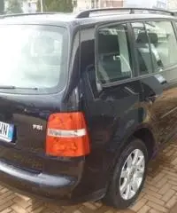 VOLKSWAGEN Touran 1.6 16V FSI Trendline 7 POSTI