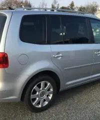 VOLKSWAGEN Touran 1.6 TDI 105CV LIFE NAVI/PARK ASSIST VOLKSWAGEN Touran 1.6 TDI 105CV LIFE NAVI/PARK ASSIST
