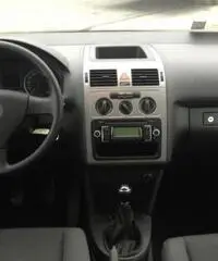 VOLKSWAGEN Touran 1.9 TDI 105CV DPF Conceptline