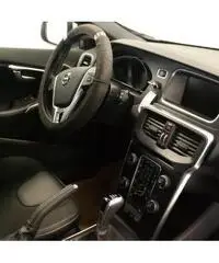 Volvo V40 D2 R-design Momentum - KM0