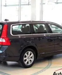 VOLVO V70 2.0 D3 ''MOMENTUM'' GEARTRONIC