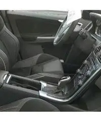 Volvo XC60 D4 AWD Geartronic R-design Kinetic - KM0