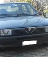 Auto d'epoca - Alfa 33 berlina