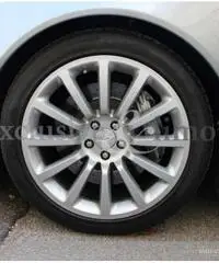 ASTON MARTIN V12 Vanquish Coupé