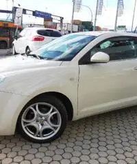 Alfa Romeo MiTo MiTo 1.4 T 120 CV GPL Distinctive Sport Pack interno in pelle totale 61.000km