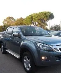 ISUZU D-Max 2.5 Crew Cab Solar 4WD