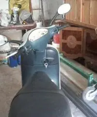 Vespa scuter a 4 tempi 2002