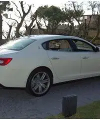 Noleggio Maserati Quattroporte Q4 per cerimonie, eventi, matrimoni