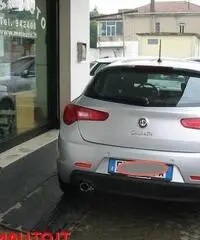 ALFA ROMEO Giulietta 1.6 JTDm-2 105 CV Distinctive KM0 !!!