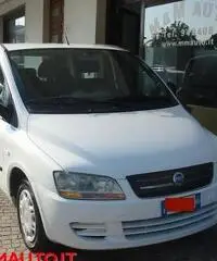 FIAT Multipla 1.6 16V Natural Power Dynamic