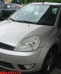 FORD Fiesta 1.2 16V 5p. Ghia  !!!!!