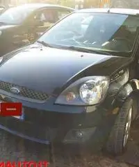 FORD Fiesta 1.2 16V 3p. Ghia !!!!