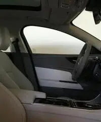 JAGUAR XE 2.0 D Turbo 180 CV aut. Portfolio