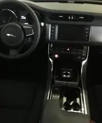JAGUAR XF 2.0d 180 CV Pure Automatico