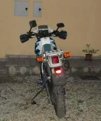 Moto Suzuki 650