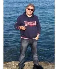 Uomo maturo cerca una donna carina e simpatica Uomo maturo cerca una donna carina e simpatica
