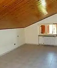 In vendita appartamento  trilocale mansardato a Montanaro (Torino)