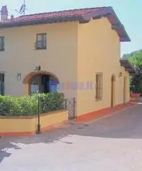 Rustico indipendente con piscina