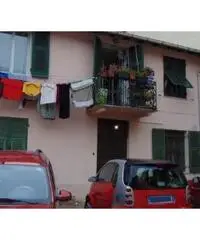 Casa semindipendente con posto auto e giardinetto Casa semindipendente con posto auto e giardinetto