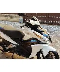 Honda NSC 50 - sett 2015 bianco con upgrade Honda NSC 50 - sett 2015 bianco con upgrade