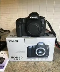 Canon EOS 5D Mark III Digital Camera