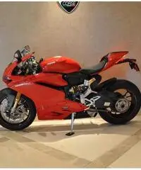 2017 Ducati SUPERBIKE 1299 PANIGALE S 2017 Ducati SUPERBIKE 1299 PANIGALE S