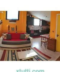 Bellissimo appartamento mansardato arredato