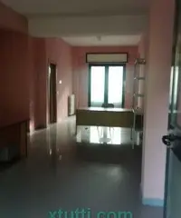 Locale commerciale uso ufficio o studio affare