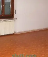 VENDESI MONOLOCALE
