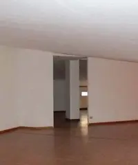 Varedo (MB)-Immobile Commeciale / Residenziale