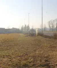 Terreno commerciale di 8000 mq. - zona urbanizzata