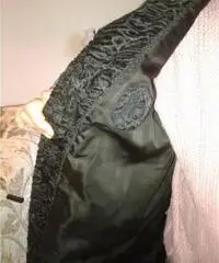 Pelliccia astrakan sartoriale Pelliccia astrakan sartoriale