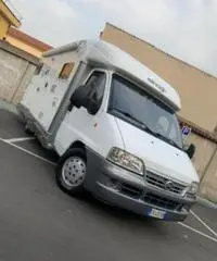 Camper semintegrato pannelli solar accetto permute