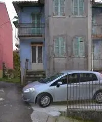 Villetta indipendente da ristrutturare