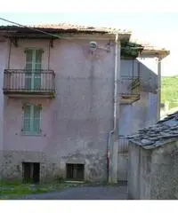 Villetta indipendente da ristrutturare